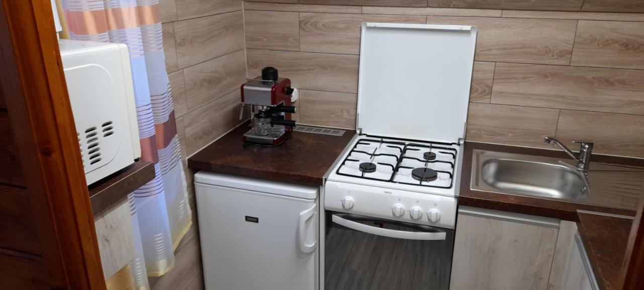 Keri Apartman Mosonmagyaróvár エクステリア 写真