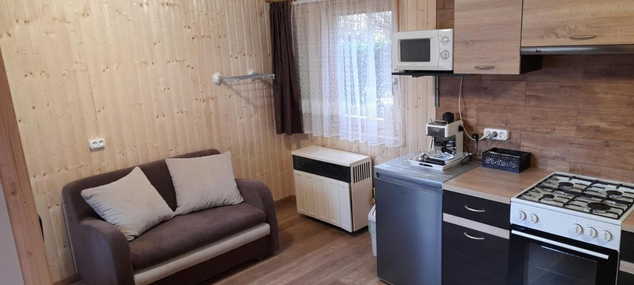 Keri Apartman Mosonmagyaróvár エクステリア 写真