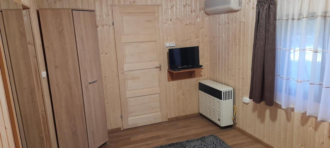Keri Apartman Mosonmagyaróvár エクステリア 写真