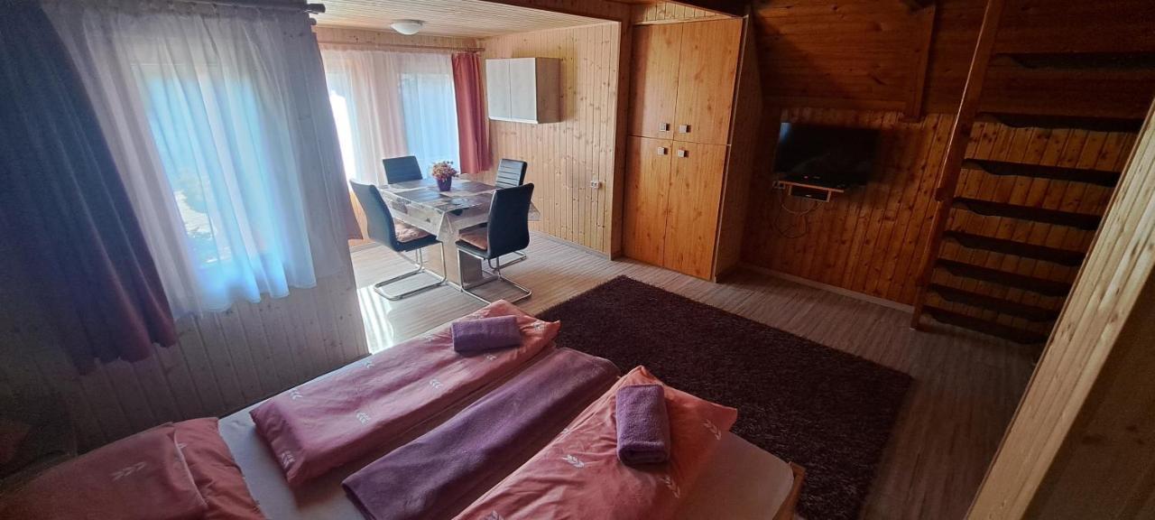 Keri Apartman Mosonmagyaróvár エクステリア 写真