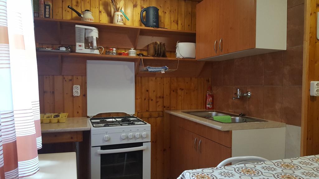 Keri Apartman Mosonmagyaróvár エクステリア 写真
