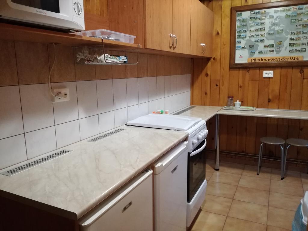 Keri Apartman Mosonmagyaróvár エクステリア 写真