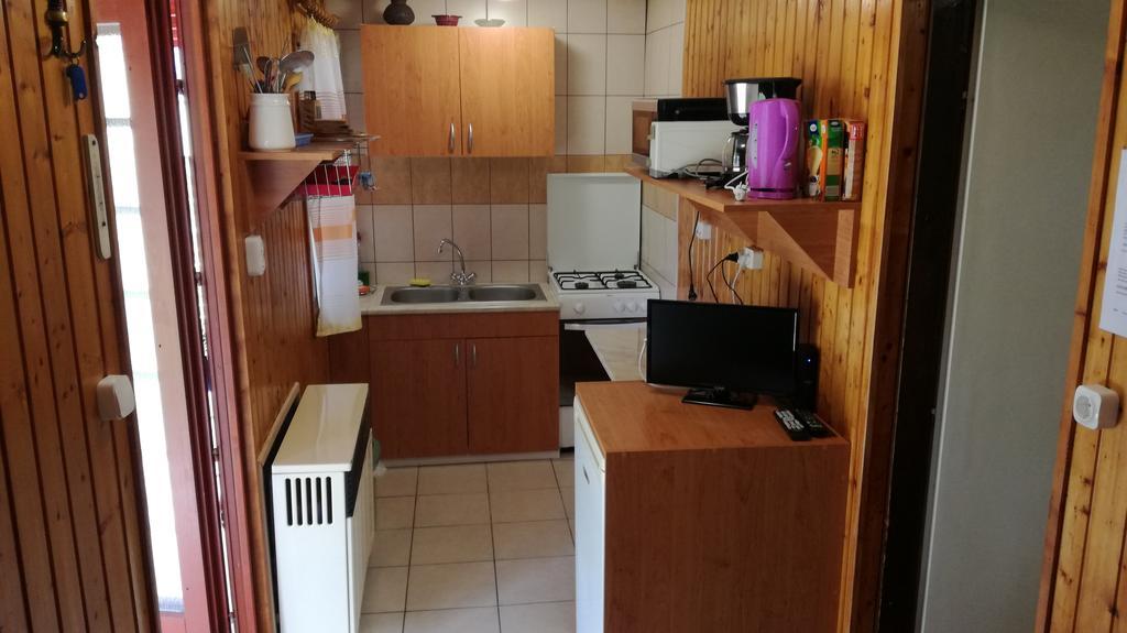 Keri Apartman Mosonmagyaróvár エクステリア 写真