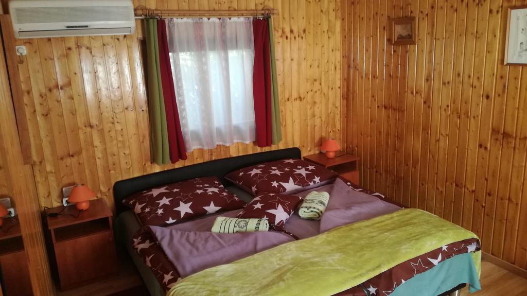 Keri Apartman Mosonmagyaróvár エクステリア 写真