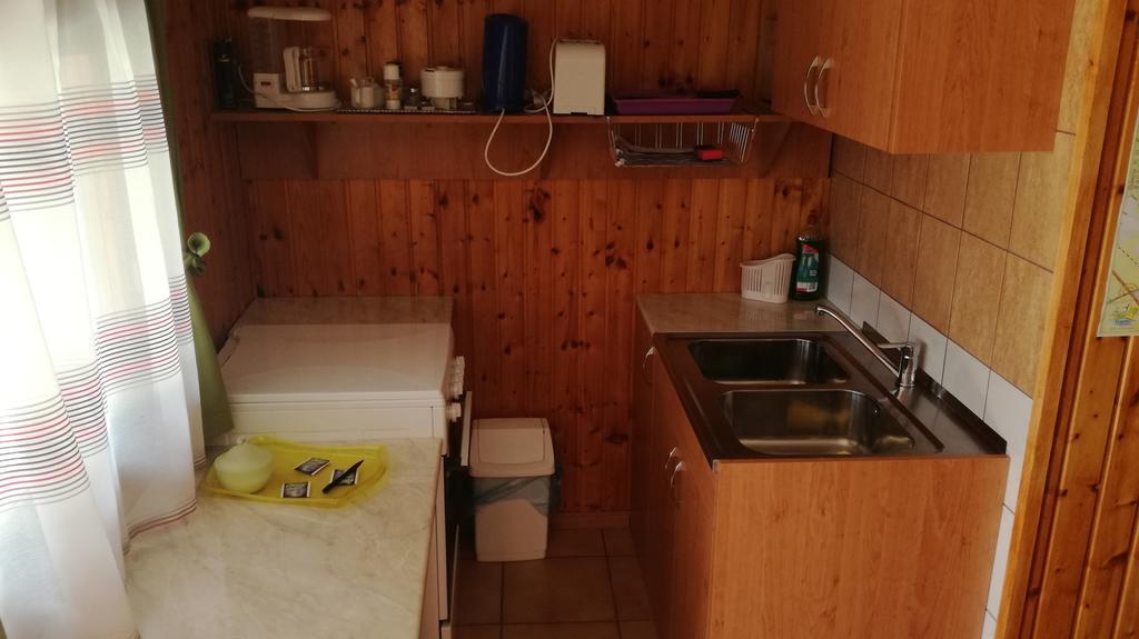 Keri Apartman Mosonmagyaróvár エクステリア 写真