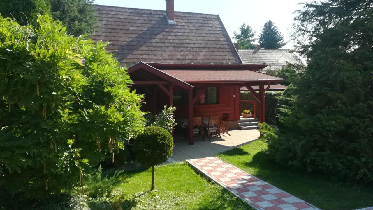 Keri Apartman Mosonmagyaróvár エクステリア 写真